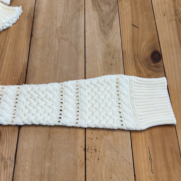 💋Philosophy Di Lorenzo Serafini cropped Off Shoulder HandKnit Sweater in Natural - Picture 10 of 13